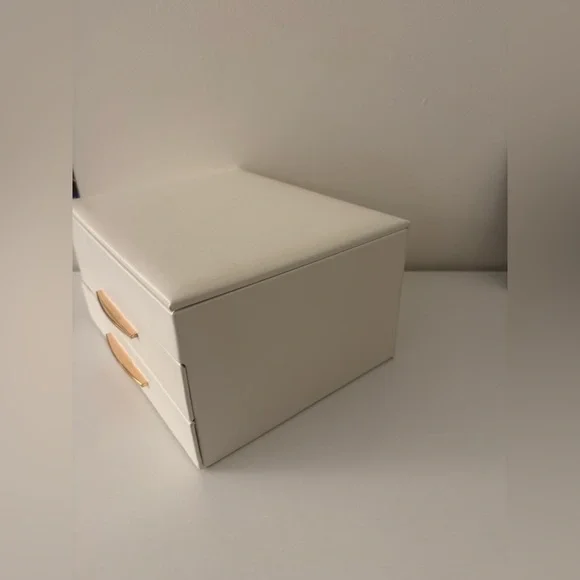 White with gold accent jewelry box organizer with drawers - Picture 5 of 8